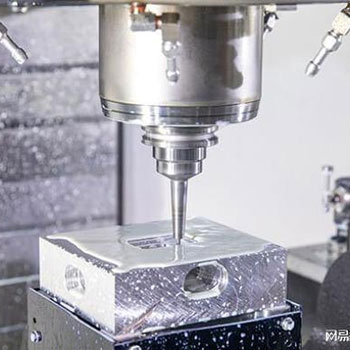 اتجاه التنمية لطحن CNC الحديث